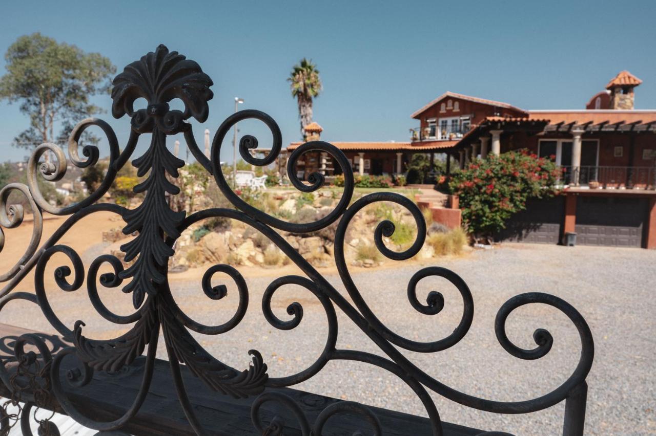 Vina Calabria Bed & Breakfast Valle de Guadalupe Exterior photo